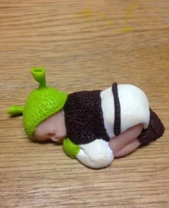 Shrek - 2.5" Ogre Sleeping Baby Figurine Cake Topper - Picture 1 of 1