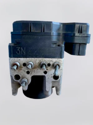 2004-2005 Toyota Highlander ABS Anti-Lock Brake Pump Assembly FWD OEM — 第 1/3 张图片