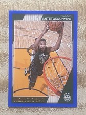 2016-17 Panini NBA Hoops Giannis Antetokounmpo Blue Border Parallel #6