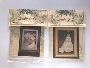 Vintage Lavendel & Spitze viktorianisch ~ Nantucket Rose ~ I Thee Wed ~ Kreuzstichmuster - Bild 1 von 2