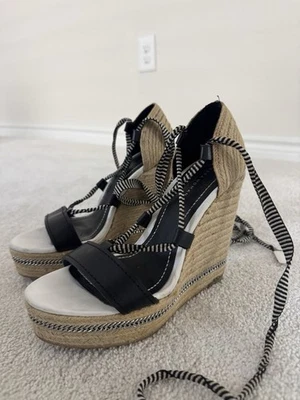 Sandalias de cuña alpargata Zara negras tostadas al tobillo envolventes plataforma tacones talla Foto 1 de 3