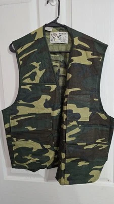 Vintage Duck Bay Woodland Camo Hunting Shooting Vest - Image 1 of 4