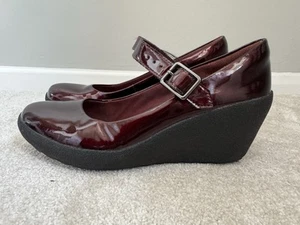 CLARKS ACTIVE AIR BURGUNDY PATENT LEATHER MARY JANE WEDGES SIZE 6.5 - Picture 1 of 6