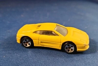 Difícil de encontrar 1995 Hot Wheels nuevos modelos amarillo Ferrari 355 con 5 puntos blancos/5 agujeros Foto 1 de 4