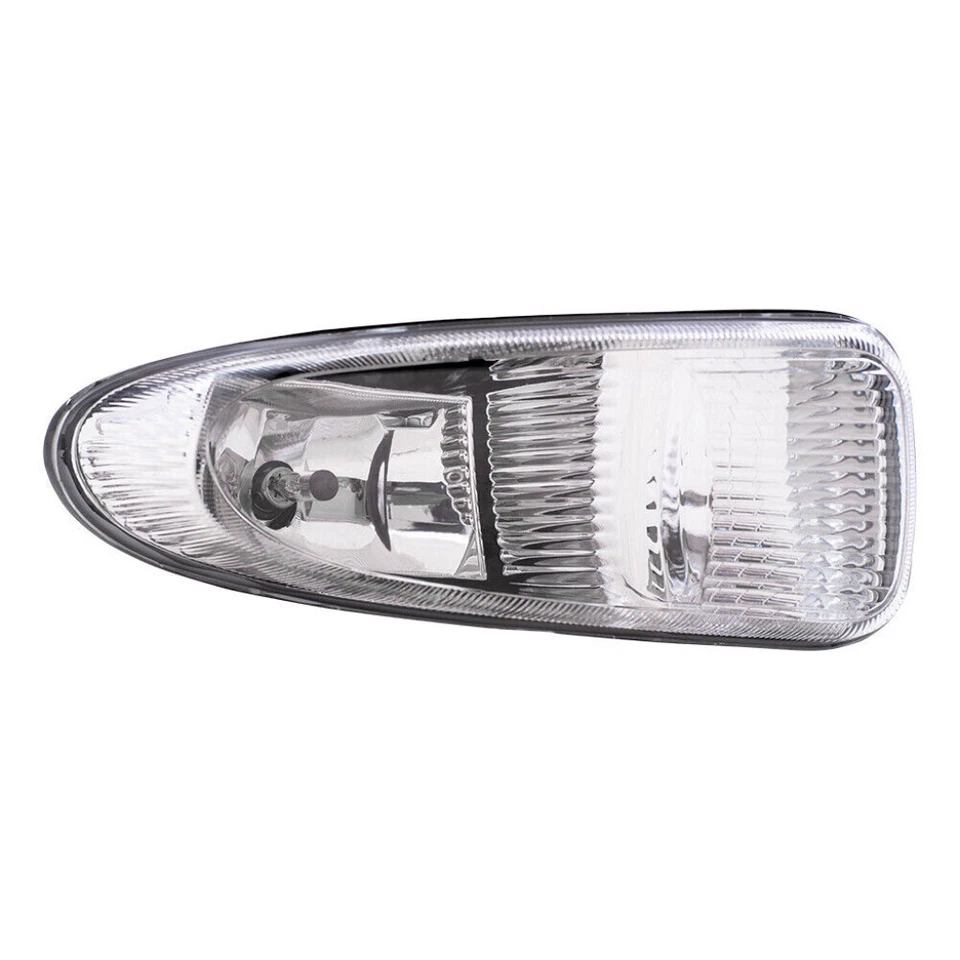 For 2001 02 03 2004 Chrysler Voyager Fog Light  Passenger Side w/Bulbs CH2593117 - Image 1 of 4