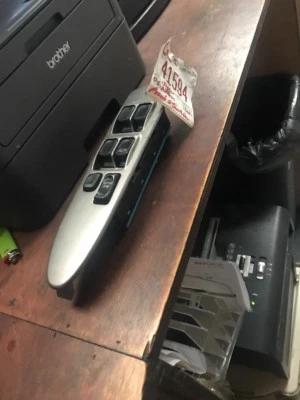 Interruptor de puerta de ventana Isuzu Axiom 2002 2003 2004 lado del conductor delantero Foto 1 de 4