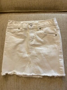 Size Medium 7/8 Cat & Jack Girl’s White Denim Jean Skirt - Picture 1 of 2