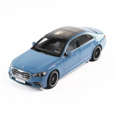 S-Class Sedan Long V223 Vintage Blue Mercedes-Benz 1:18 Model Car - Image 1 of 4