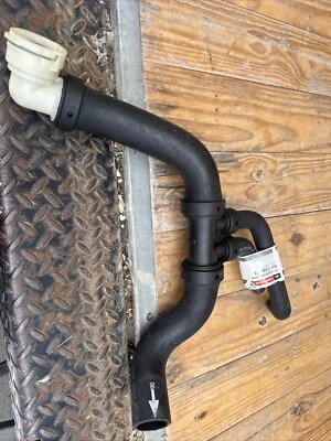 KM5308 Motorcraft Radiator Hose Lower New for F150 Truck Ford F-150 2015-2019 - Image 1 of 2