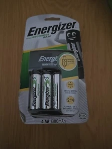 Energizer USB Battery Charger for AA AAA + 4 AA 1300mAh Rechargeable Batteries - Picture 1 of 2