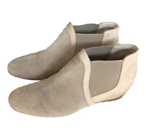 Aquatalia beige hellbraun Wildleder Chelsea Stiefeletten Größe 7 Stiefel - Bild 1 von 8