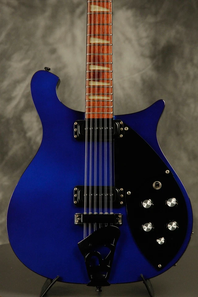 Rickenbacker 1986 620/12 cuerdas azul medianoche BT encuadernación negra + herrajes Foto 1 de 4