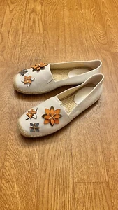 Michael Kors White Leather Floral Embellished Espadrille Flats Size 9M. - Picture 1 of 9