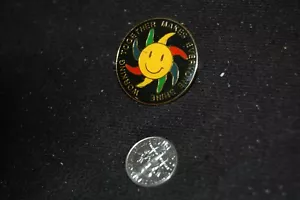 Working Together Makes Everyone Shine Lapel Pin Yellow Smiley Face - Picture 1 of 4