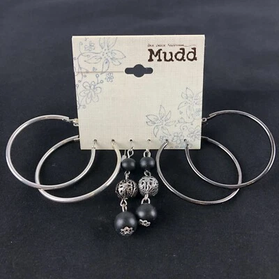 Juego de regalo de pendientes de barro 3 pares de aros y colgantes en tono plateado Foto 1 de 2