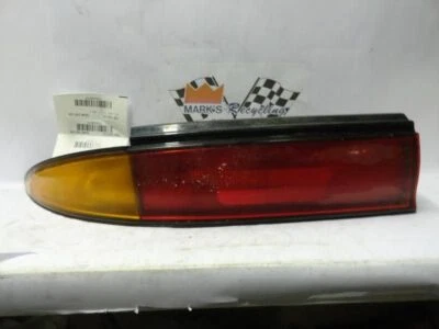 Luz trasera del conductor a través de 12/93 para 93-94 Infiniti J30 35616 Foto 1 de 3