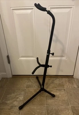 Soporte para guitarra Stagg trípode negro Foto 1 de 4