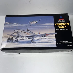 Accurate Miniatures 3423 1/48 Scale Soviet Yakovlev Yak-1 Fighter Jet Model Kit - Bild 1 von 5