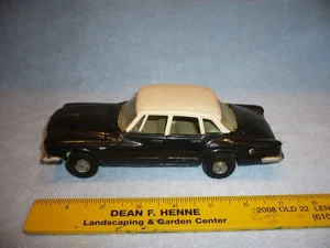Revell 1962 Valiant 4-door ! built - Picture 1 of 7