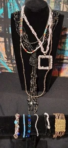 Konvolut Perlen/Samen Perlen Halsketten & Armbänder verschiedene Stile/Farben - Bild 1 von 24