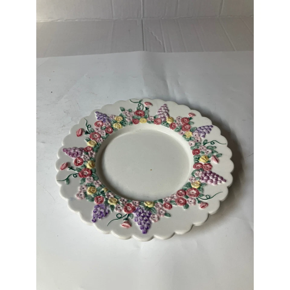 Yankee Vela Floral Plato Flores Uvas Repujado Exhibición Decorativa Foto 1 de 4