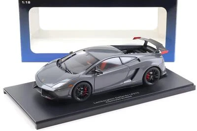 1:18 AUTOart Lamborghini Gallardo LP570 Supertrofeo Stradale Grigio - Immagine 1 di 4