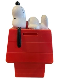 Vintage Peanuts SNOOPY Doghouse Coin Bank 1966 United Feature Syndicate - Picture 1 of 7