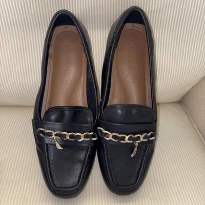 Mocasines cómodos Nautica Lunara para mujer 7,5 negro dorado cadena encanto sin cordones usados en excelente estado Foto 1 de 4