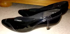 VINTAGE SELBY BLACK PATENT LEATHER WING TIP? PUMPS HEELS LEATHER SOLE 10 AA NICE - Picture 1 of 6