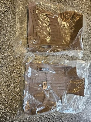 Forro de piso WeatherTech para SUV Mercedes AMG GLC 2016-2023 - 1ª fila, tostado Foto 1 de 2