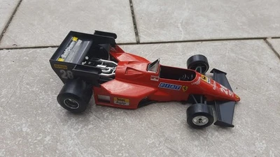 Bburago 1:24  Ferrari 126 C4 rossa - Immagine 1 di 4