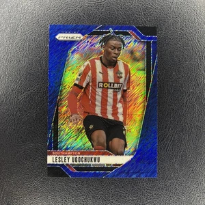 2024-25 Prizm Premier League Lesley Ugochukwu Blue Shimmer /8 Southampton - Foto 1 di 2