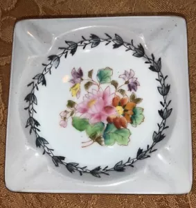 Posacenere Rossetti floreale dipinto a mano 3,5” quadrato grigio bianco rosa - Foto 1 di 3