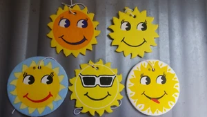 Pappe hängend Smiley Lufterfrischer Auto Van Home Office LKW Kiefer Duft - Bild 1 von 6