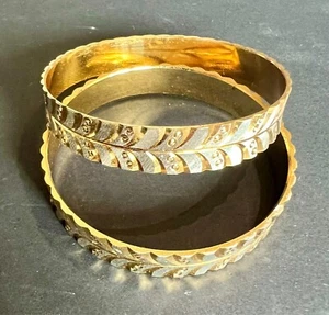 Juego de Brazaletes de Moda Chapados en Oro Shagun - Diseños Elegantes, Nuevos en Caja - Imagen 1 de 12