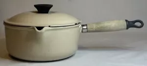 Sartén para salsa beige esmaltada de hierro fundido LE CREUSET #18 con mango de madera y caño para verter - Imagen 1 de 5