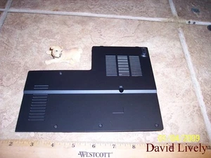 NEW Dell XR850 M1530 Memory Cover Plate Door CN-0XR850 - Picture 1 of 1