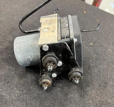 2014 2015 2016 AUDI A4 A5  B8 ANTI LOCK Brake  ABS PUMP 8K0 907 379 CP OEM - Изображение 1 из 4