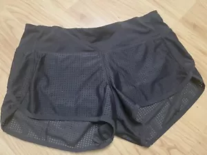 Lululemon Speed Perforated Shorts 2.5" Bali Mesh Size 4 BLACK EUC - Picture 1 of 9