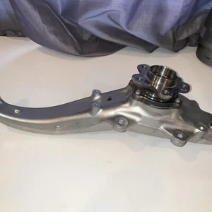 2023+ BMW 7 SERIES G70 i7 Front Suspension Spindle Knuckle Hub OEM Right 9832301 - Picture 1 of 10