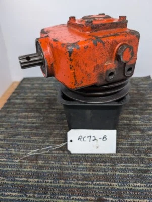 Conjunto completo de caja de cambios Kubota RC72-B 76553-99040 caja de cambios con polea central Foto 1 de 4