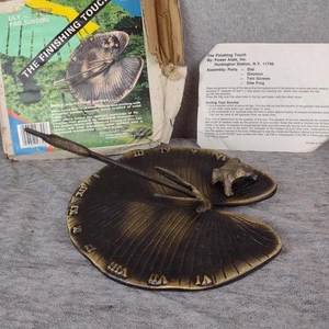 Bronze Sonnenuhr Lilienblock Sonnenuhr mit Frosch - der letzte Schliff - Neu geöffnete Box - Bild 1 von 10