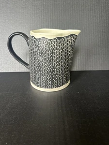 Creative Co Op schwarz und creme Steinzeug Krug 6" - Bild 1 von 6
