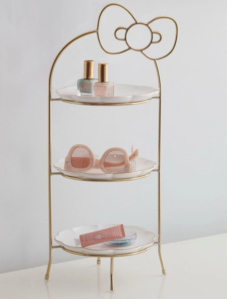 Bandeja de 3 niveles Pottery Bar Hello Kitty  Foto 1 de 2