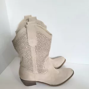BCBGeneration Bastille Womens Size 6.5 Light Taupe Mid Calf Boot Western Pull On - Picture 1 of 8