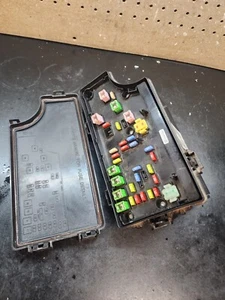2011-2014 Chrysler 200 Dodge Avenger Fuse Box TIPM P68235271AA - Picture 1 of 6