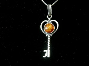 Beautiful Sterling Silver Amber Key to my Heart Pendant W/ Necklace #1106 - Picture 1 of 7