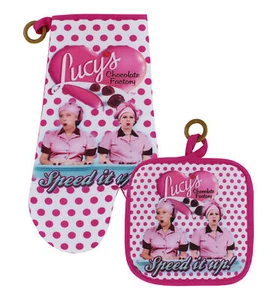 I Love Lucy Chocolate Factory Pot Holder & Oven Mitt Set - Picture 1 of 3