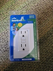 Smart Lock Pro Outlet Leviton 7599-PW Dual Function Light GFCI Screwless White  - Picture 1 of 2