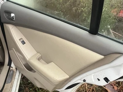 Nissan Altima S 2007-2012 lado del pasajero trasero derecho interior puerta panel OEM Foto 1 de 4